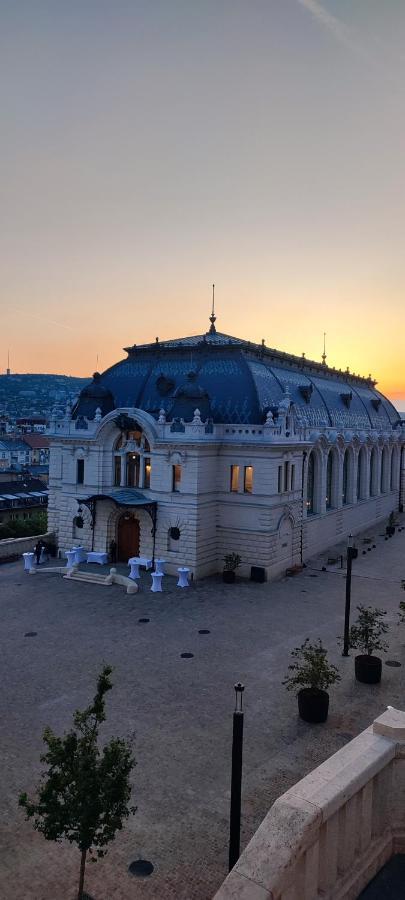 Marble Apartment -Near Buda Castle ブダペスト エクステリア 写真